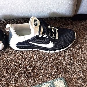 NIKE ( Free 5.0 TR ) sz 9